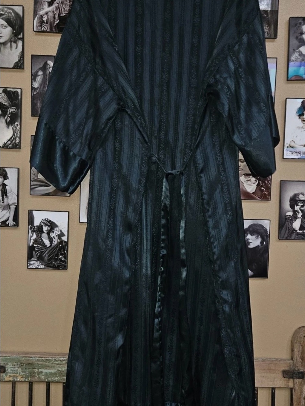 Vintage 1980s Victoria’s Secret Gold Label Dark Green Silky Kimono Robe PS - Picture 4 of 14